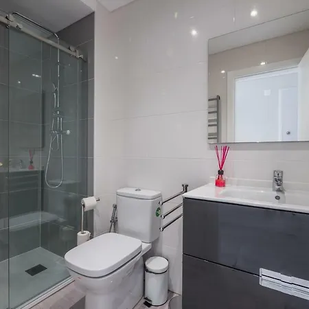 Rent4rest Sao Bento Charming * Lisbona
