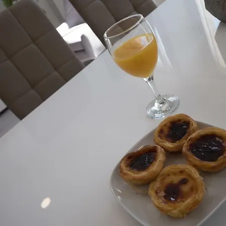 Rent4rest Sao Bento Charming * Lisbona